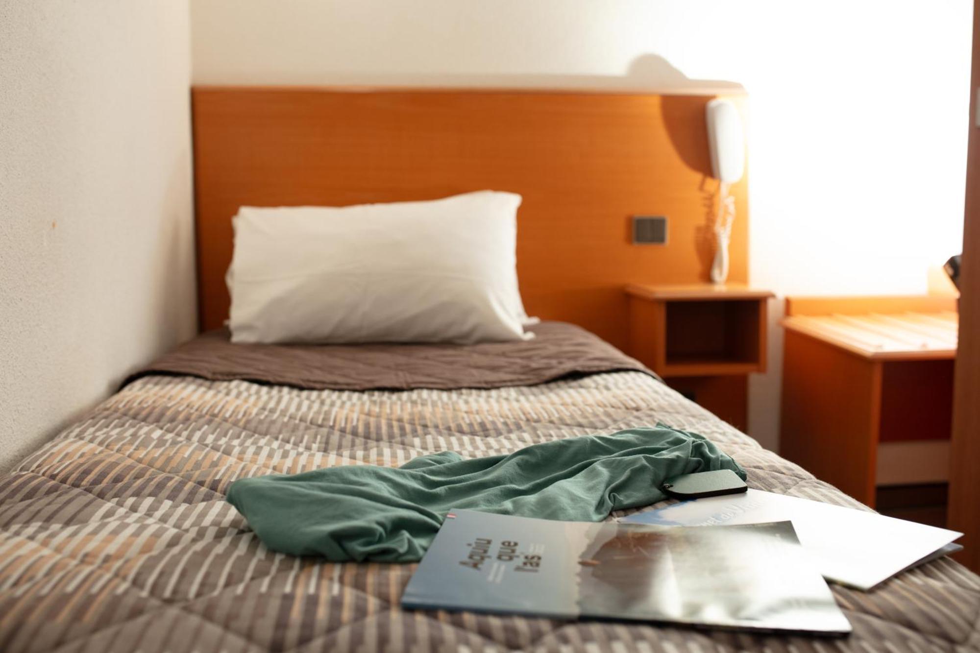 Hotel Compostelle Lourdes Luaran gambar