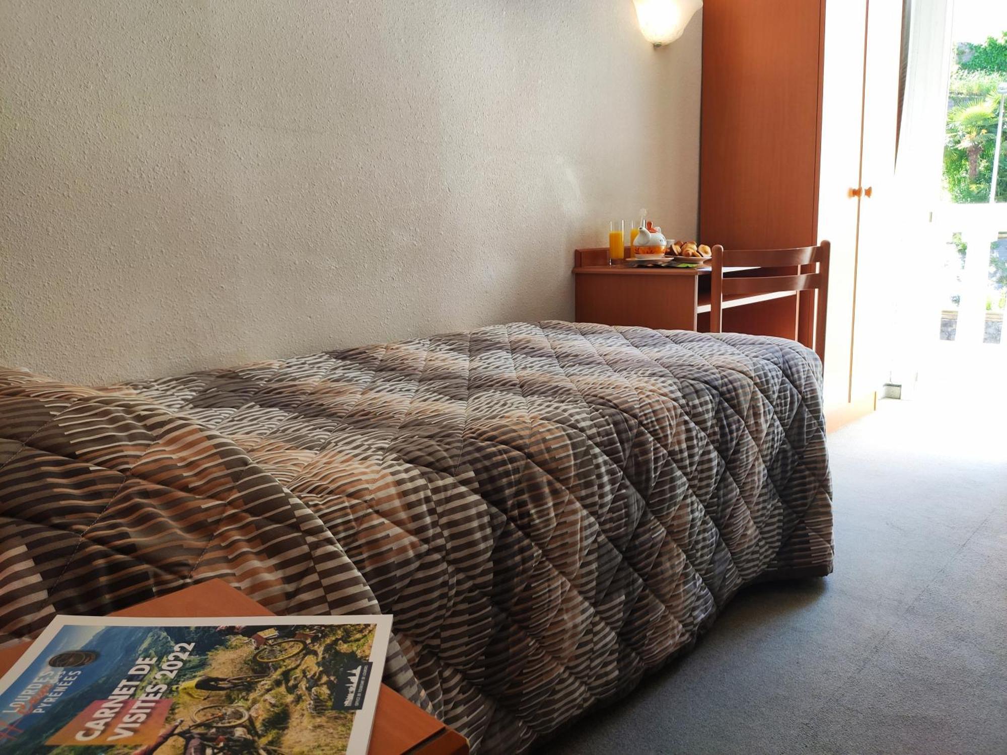 Hotel Compostelle Lourdes Luaran gambar