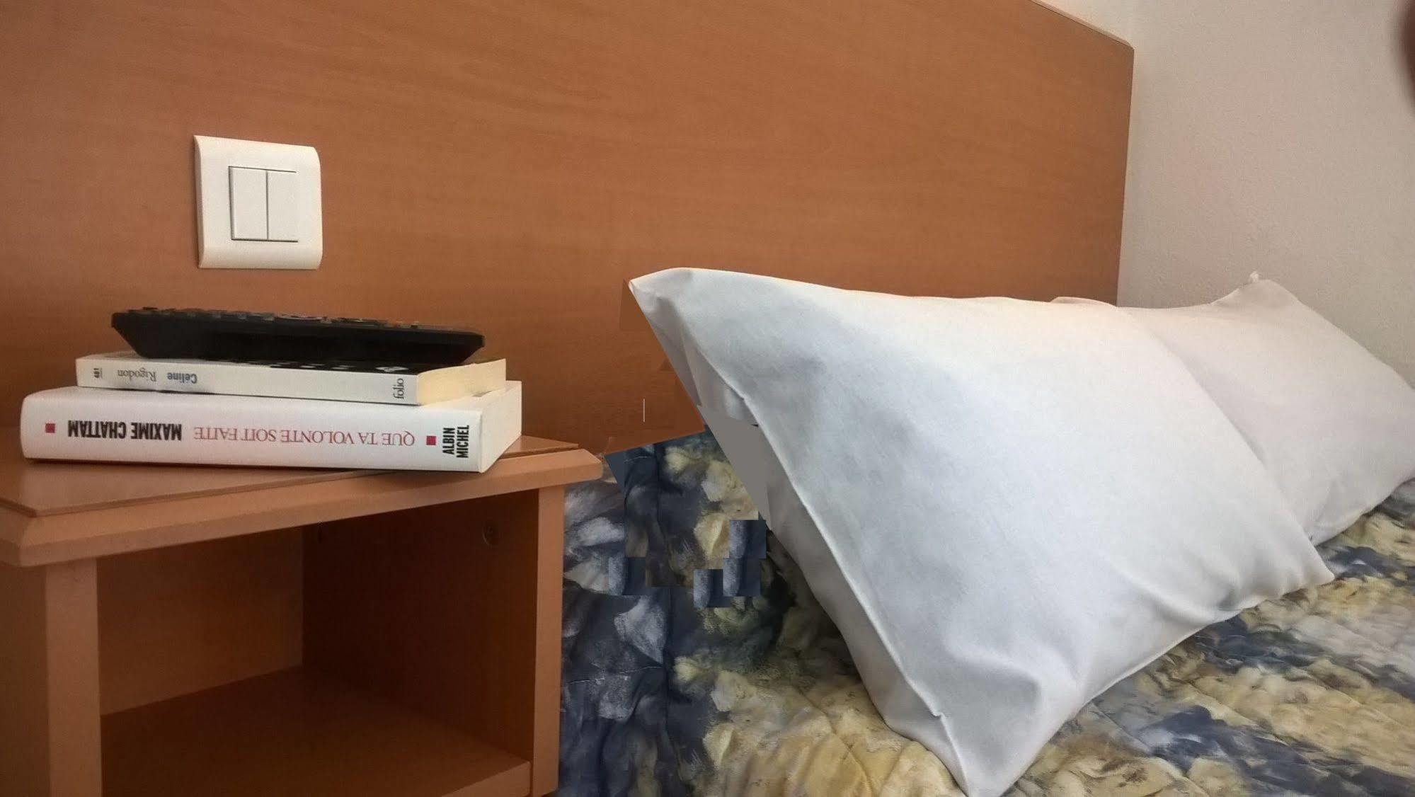 Hotel Compostelle Lourdes Luaran gambar
